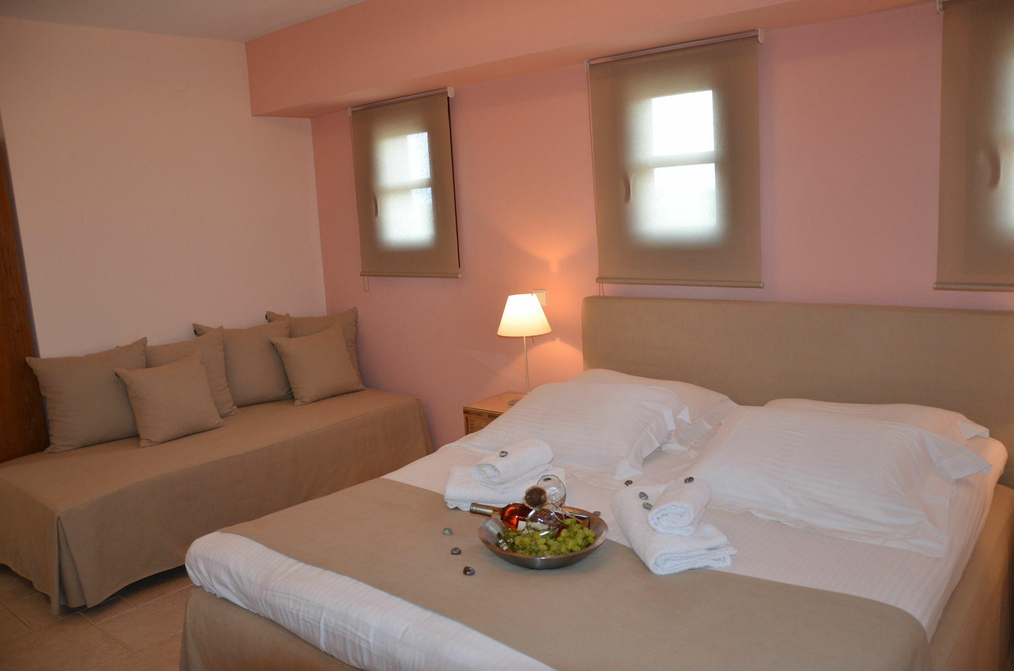 Helianthus Guesthouse Amoliani Extérieur photo